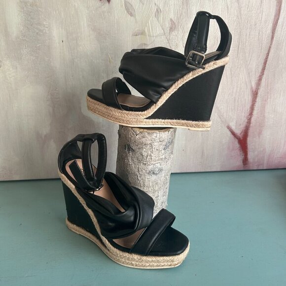 Qupid Cascade Wedge Sandal Espradrille Vegan Leather Size 6.5 Black Sandal - Picture 11 of 11